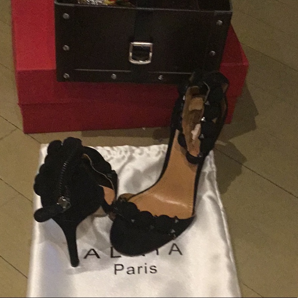 Like Alaïa size 37